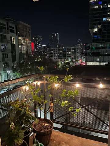 a black and white photo of a room