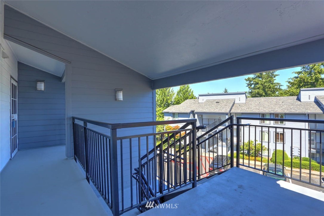 2515 Northeast 4th Street, Unit 531 Renton, WA 98056 - Photo 25 of 28 a view of a balcony