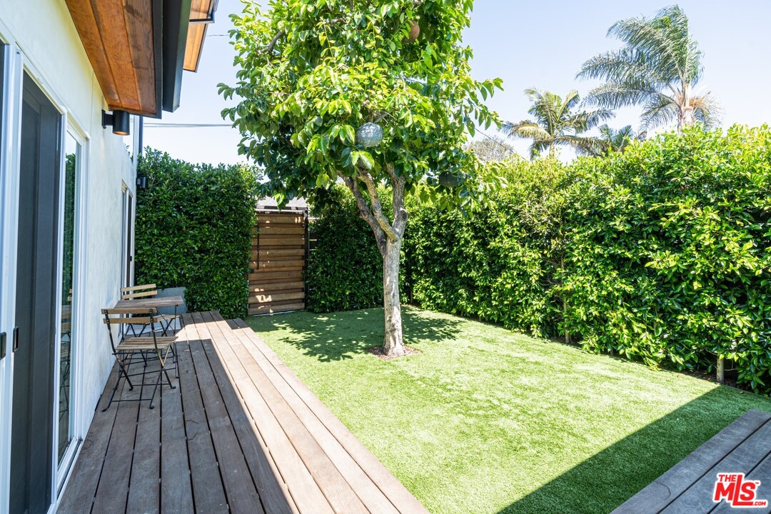 4518 Alla Road Los Angeles, CA 90066 - Photo 20 of 23 a view of balcony with wooden floor and fence