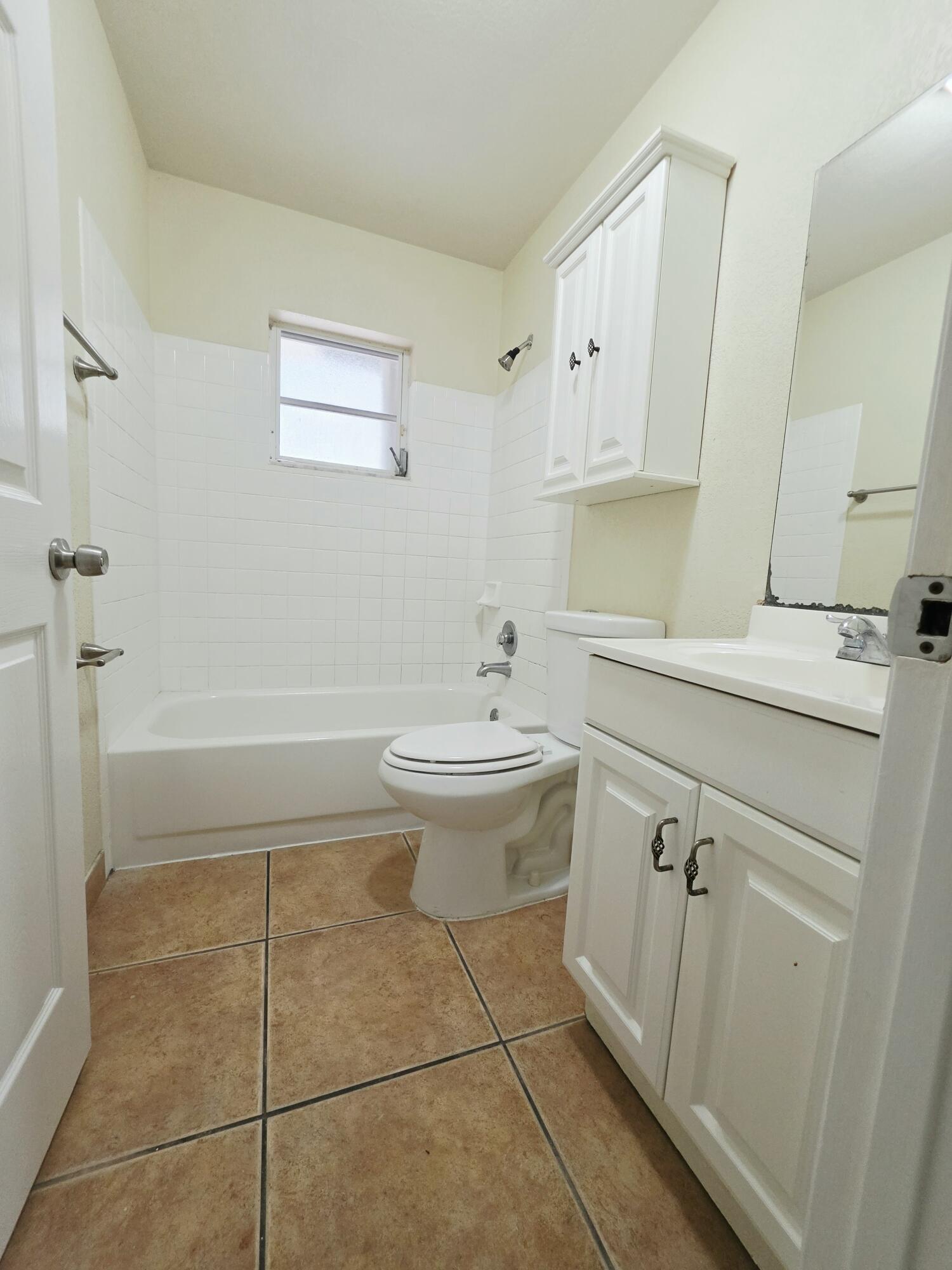 5447 Twin Oakes Road Lake Worth, FL 33463 - Photo 12 of 17 20260702_114508