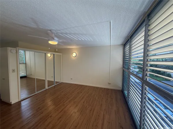 $1,200 | 952 Ahana Street, Unit 375, Honolulu, HI 96814