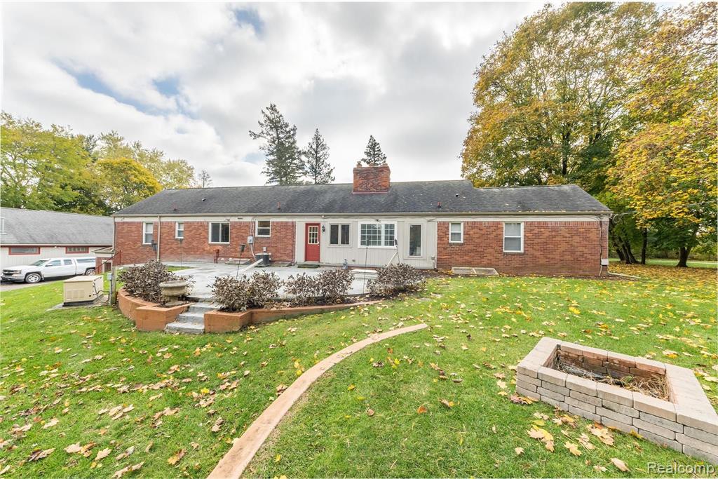 46870 7 Mile - Road Northville, MI 48167 - Photo 2 of 17