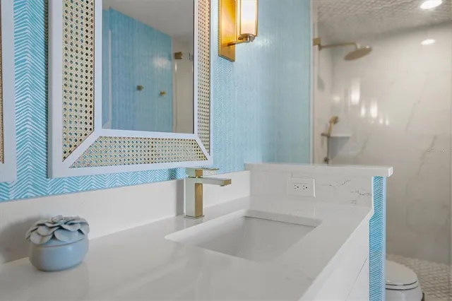 $1,175,000 | 800 North Tamiami Trail, Unit 1111, Sarasota, FL 34236