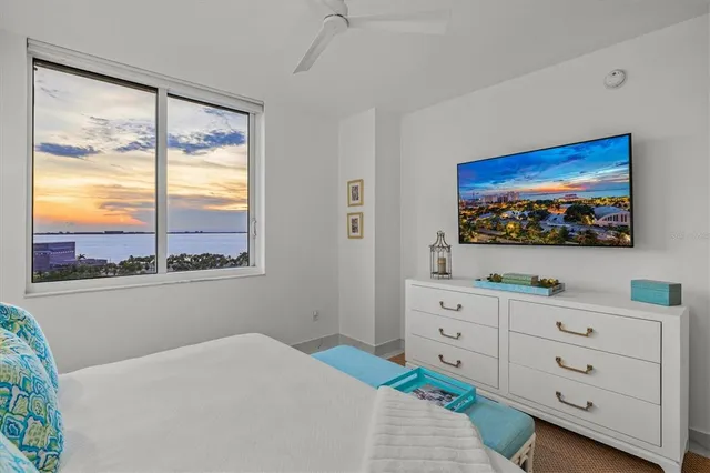 $1,175,000 | 800 North Tamiami Trail, Unit 1111, Sarasota, FL 34236