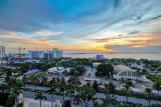 $1,175,000 | 800 North Tamiami Trail, Unit 1111, Sarasota, FL 34236