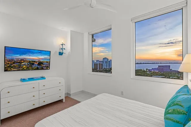 $1,175,000 | 800 North Tamiami Trail, Unit 1111, Sarasota, FL 34236