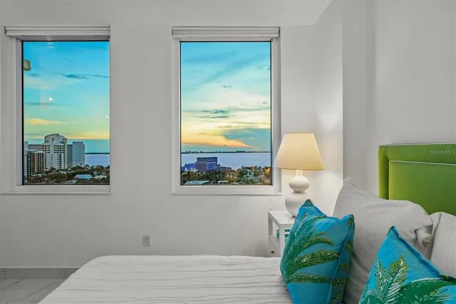 $1,175,000 | 800 North Tamiami Trail, Unit 1111, Sarasota, FL 34236