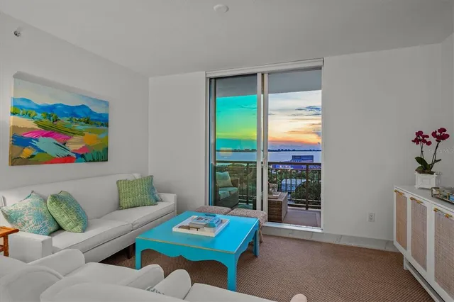 $1,175,000 | 800 North Tamiami Trail, Unit 1111, Sarasota, FL 34236