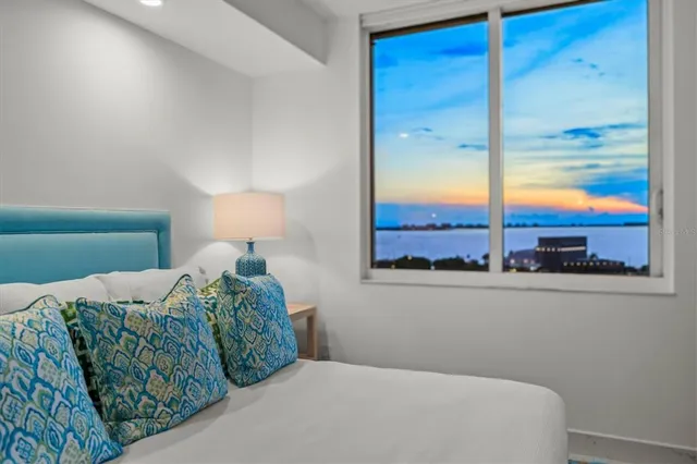 $1,175,000 | 800 North Tamiami Trail, Unit 1111, Sarasota, FL 34236