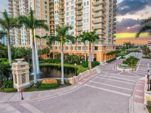 $1,175,000 | 800 North Tamiami Trail, Unit 1111, Sarasota, FL 34236