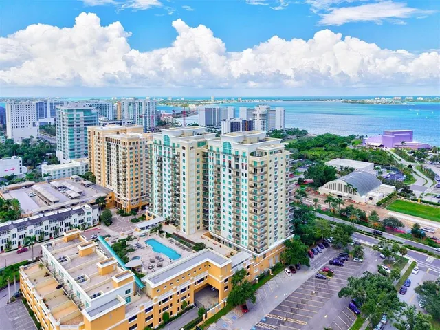 $1,175,000 | 800 North Tamiami Trail, Unit 1111, Sarasota, FL 34236