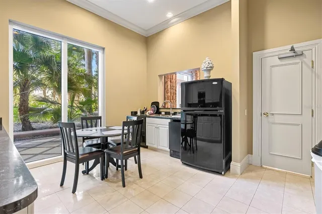 $1,175,000 | 800 North Tamiami Trail, Unit 1111, Sarasota, FL 34236