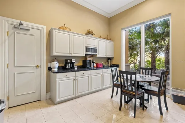$1,175,000 | 800 North Tamiami Trail, Unit 1111, Sarasota, FL 34236