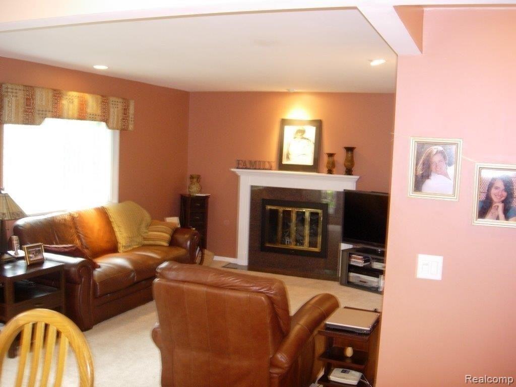 32305 Woody Road Fraser, MI 48026 - Photo 8 of 19 9.jpg