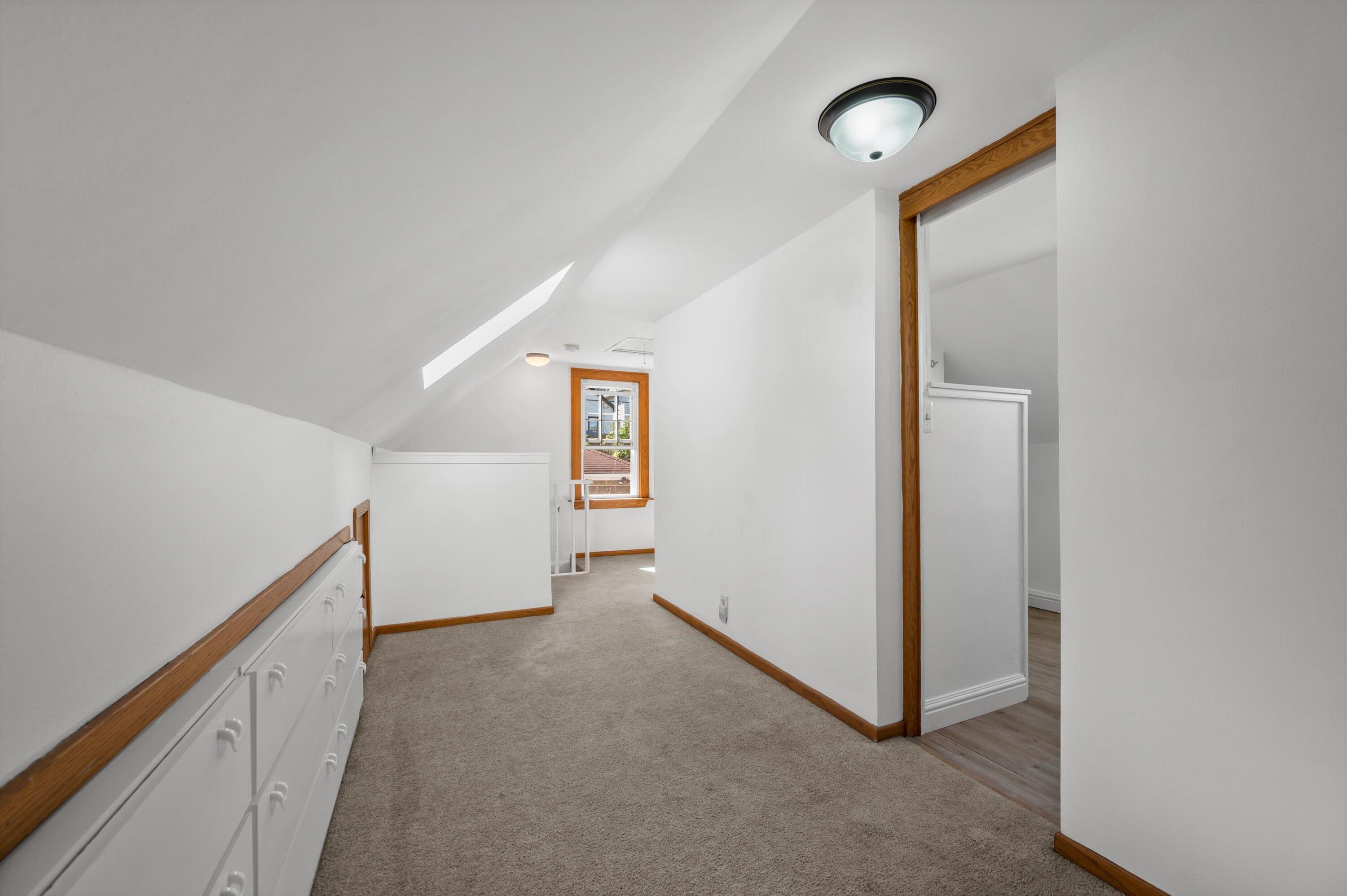 2961 South Delaware Avenue Milwaukee, WI 53207 - Photo 15 of 24 Built in storage