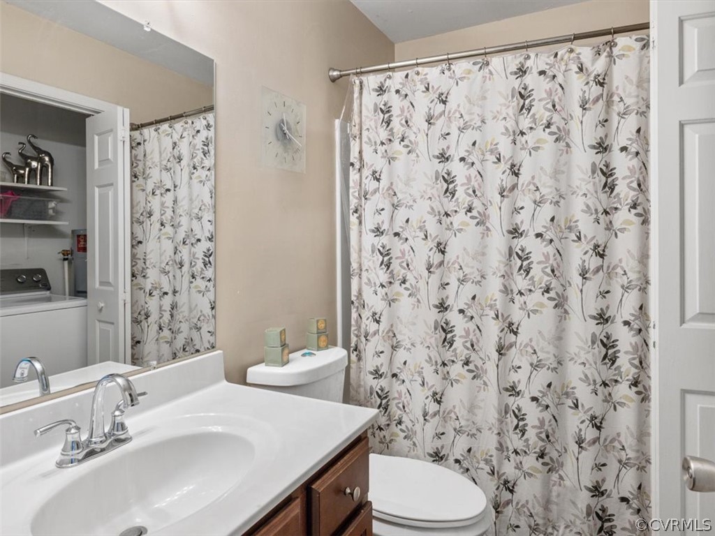 2655 Beaver Falls Road Midlothian, VA 23112 - Photo 11 of 22 1st floor full bathroom