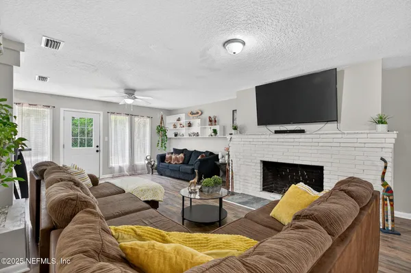 $200,000 | 5042 Jammes Road, Jacksonville, FL 32210