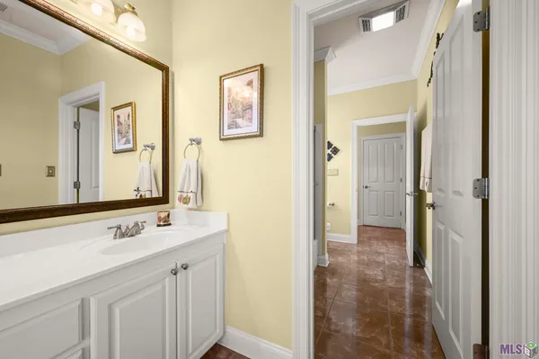 $585,000 | 6191 Breeze Point Drive, Gonzales, LA 70737