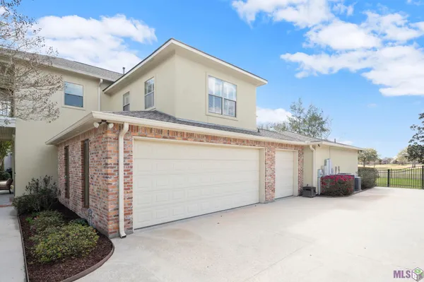 $585,000 | 6191 Breeze Point Drive, Gonzales, LA 70737