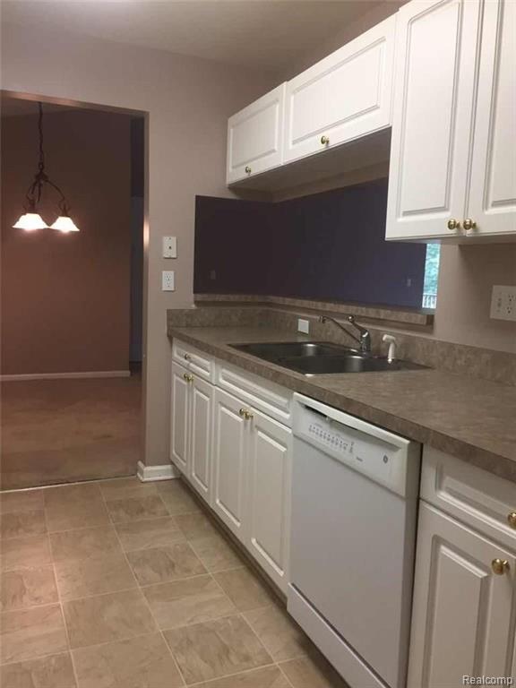 3383 Tremonte Circle Rochester, MI 48306 - Photo 4 of 27