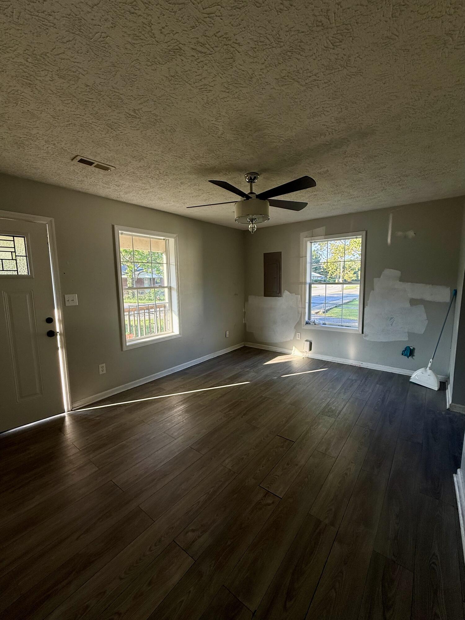1225 South Irvine Road Irvine, KY 40336 - Photo 3 of 15 IMG_4191