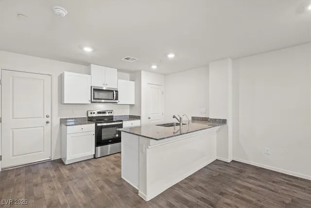 $1,895 | 9117 Rubber Soul Street, Las Vegas, NV 89113