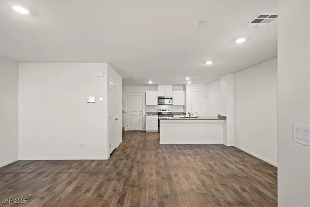 $1,895 | 9117 Rubber Soul Street, Las Vegas, NV 89113