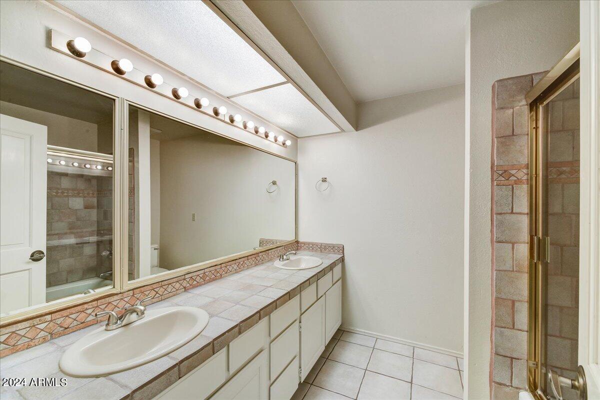 4438 East Camelback Road, Unit 154 Phoenix, AZ 85018 - Photo 14 of 22 2nd Bathroom