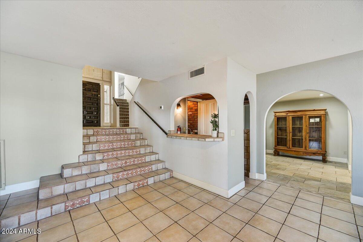 4438 East Camelback Road, Unit 154 Phoenix, AZ 85018 - Photo 4 of 22 Grand Foyer