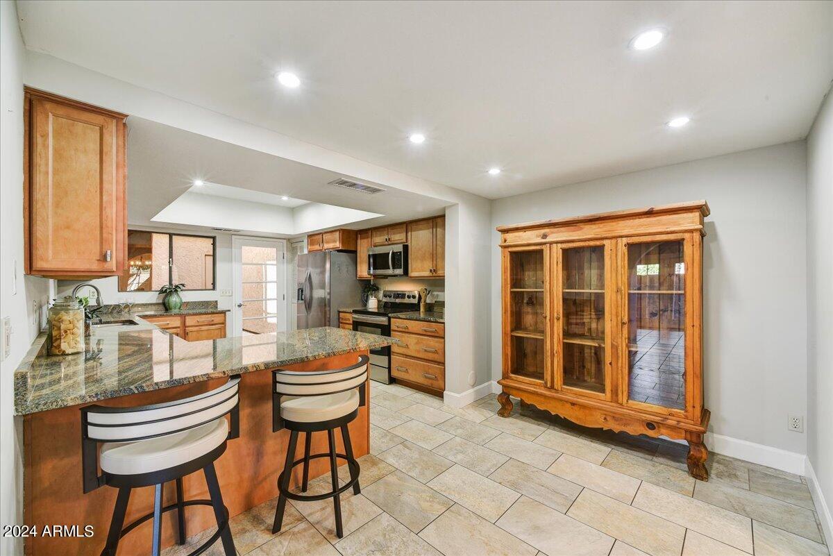 4438 East Camelback Road, Unit 154 Phoenix, AZ 85018 - Photo 9 of 22 Kitchen