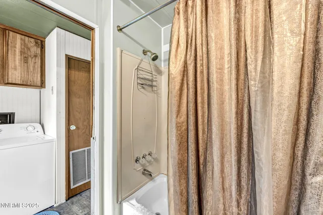 a view of a house with backyard porch and garden