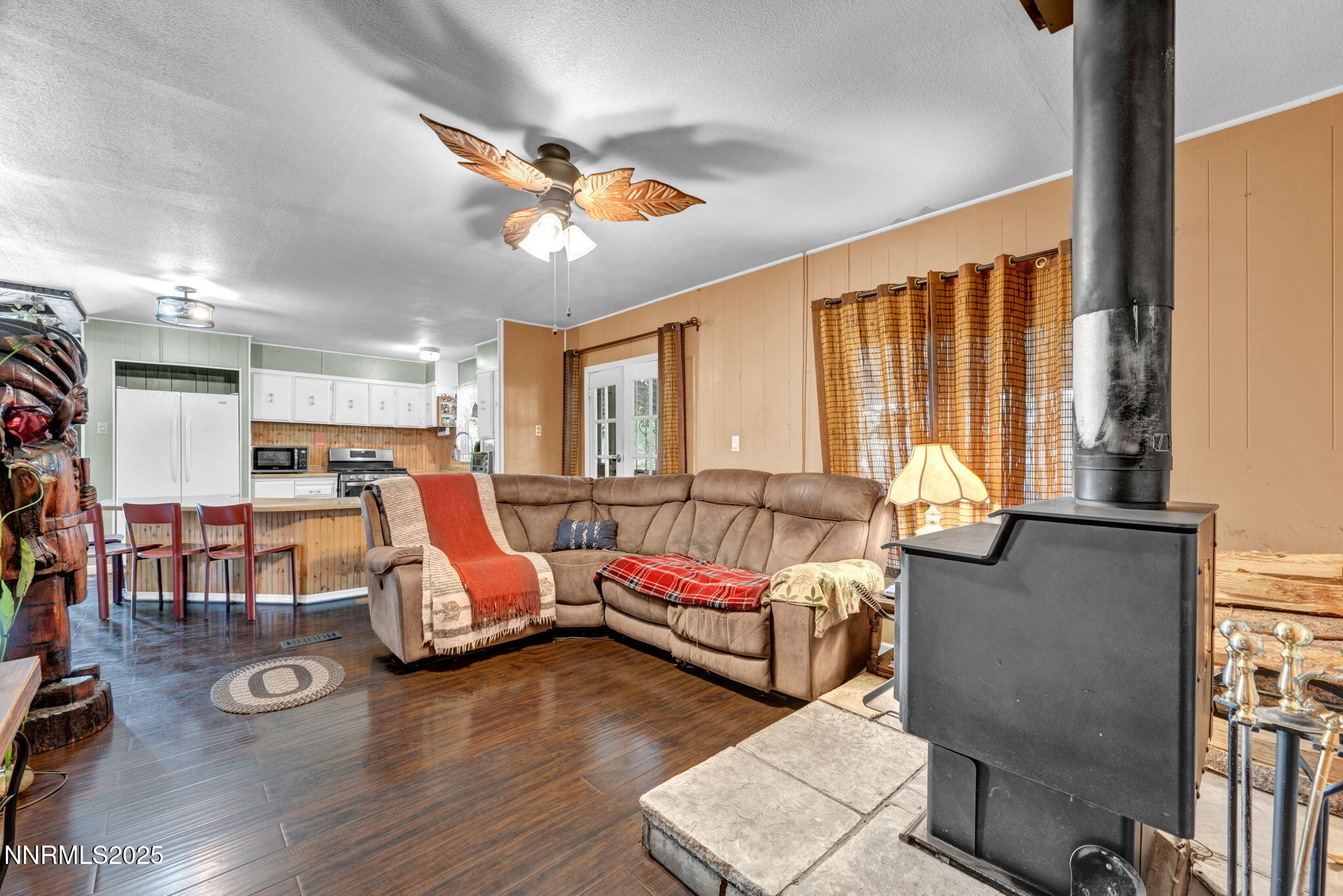 4000 Bobolink Circle Reno, NV 89508 - Photo 10 of 66 a living room with furniture and wooden floor