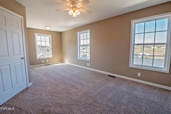 $1,800 | 1175 Martingale Square, Kingsport, TN 37663