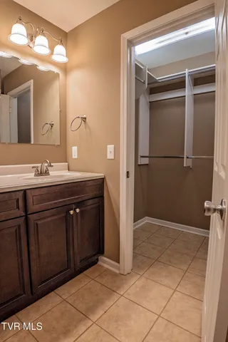 $1,800 | 1175 Martingale Square, Kingsport, TN 37663