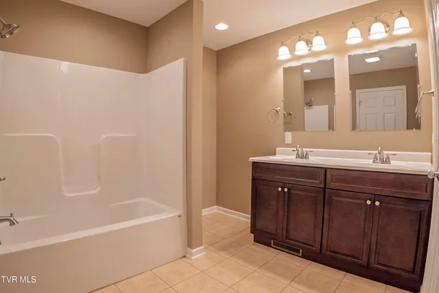 $1,800 | 1175 Martingale Square, Kingsport, TN 37663