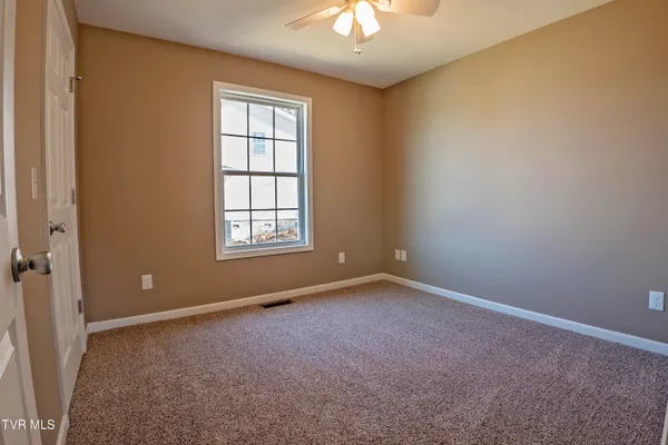 $1,800 | 1175 Martingale Square, Kingsport, TN 37663