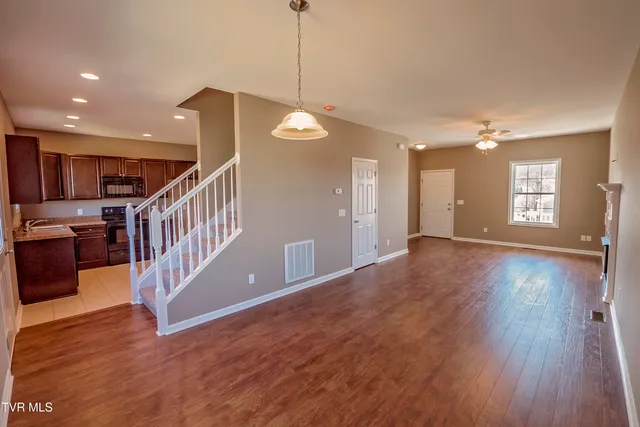 $1,800 | 1175 Martingale Square, Kingsport, TN 37663