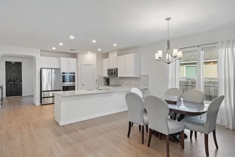 $375,900 | 1926 Dragonfly Loop, Bastrop, TX 78602