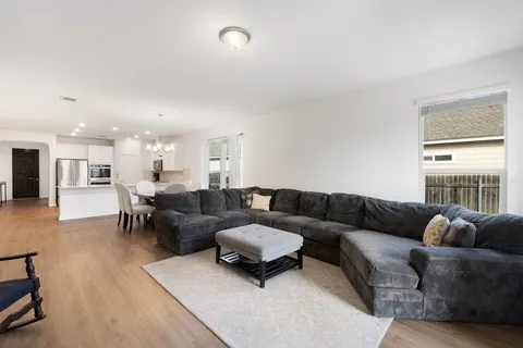 $375,900 | 1926 Dragonfly Loop, Bastrop, TX 78602