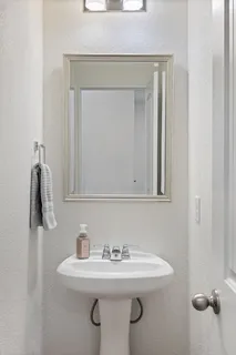 $375,900 | 1926 Dragonfly Loop, Bastrop, TX 78602