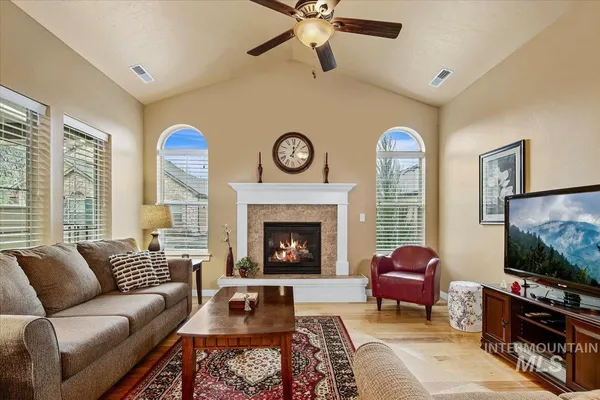 $445,000 | 2986 North Cloverdale Road, Boise, ID 83713