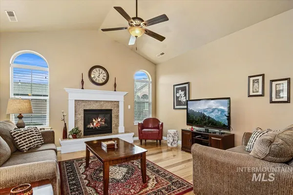 $445,000 | 2986 North Cloverdale Road, Boise, ID 83713