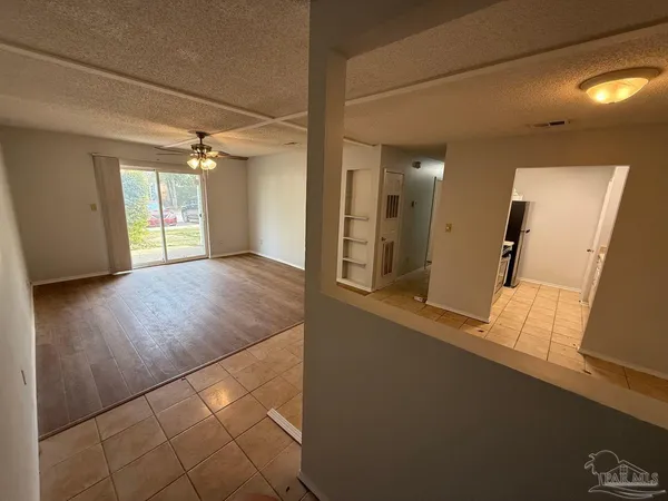 $1,400 | 3410 Green Briar Court, Unit 1, Gulf Breeze, FL 32563