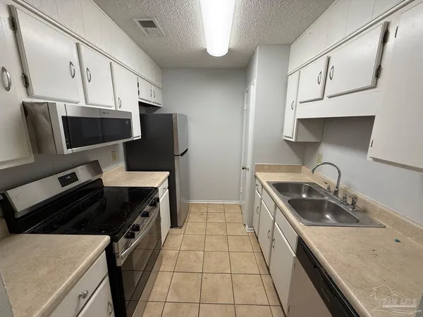 $1,350 | 3410 Green Briar Court, Unit 1, Gulf Breeze, FL 32563