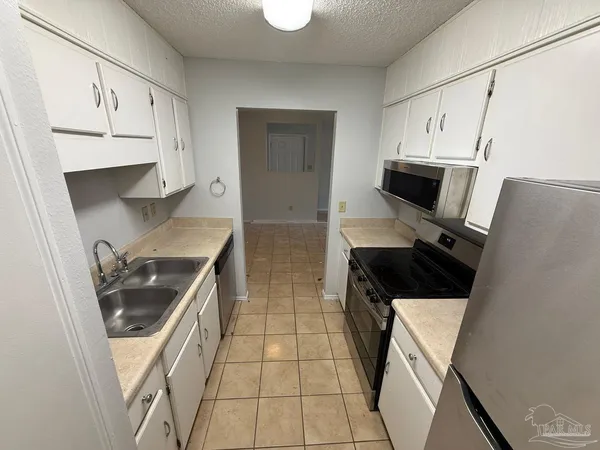$1,350 | 3410 Green Briar Court, Unit 1, Gulf Breeze, FL 32563
