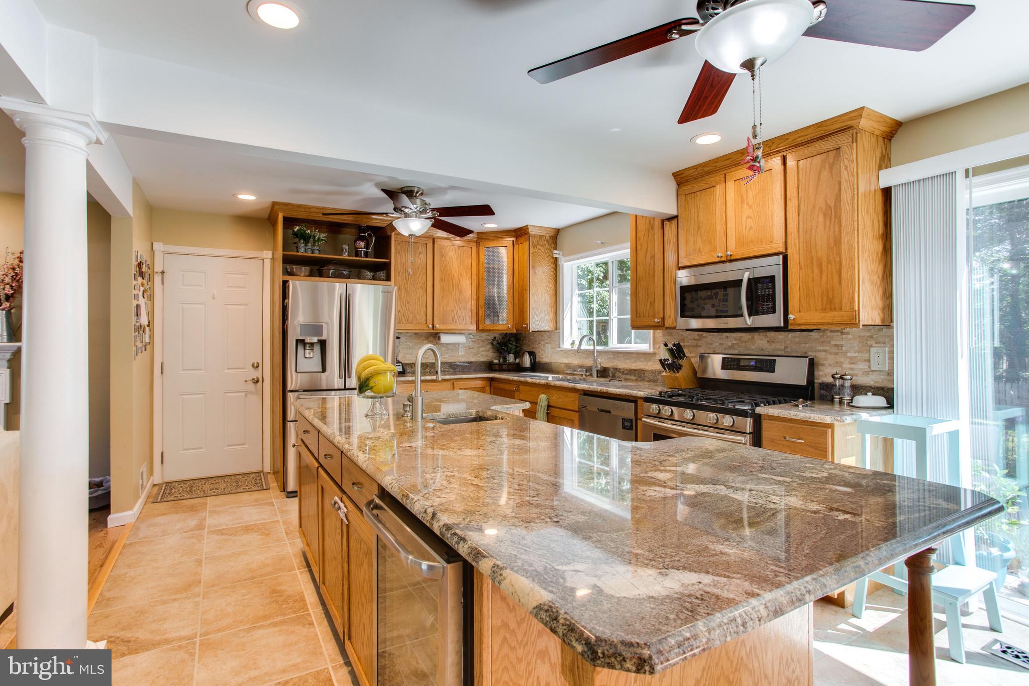 12327 Coleraine Court Reston, VA 20191 - Photo 15 of 57