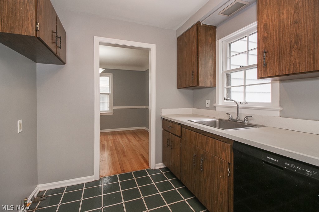 1105 Argonne Road Cleveland, OH 44121 - Photo 14 of 35 Gallery Image 14