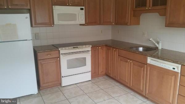 2508 Bollard Road Annapolis, MD 21401 - Photo 3 of 16 Kitchen