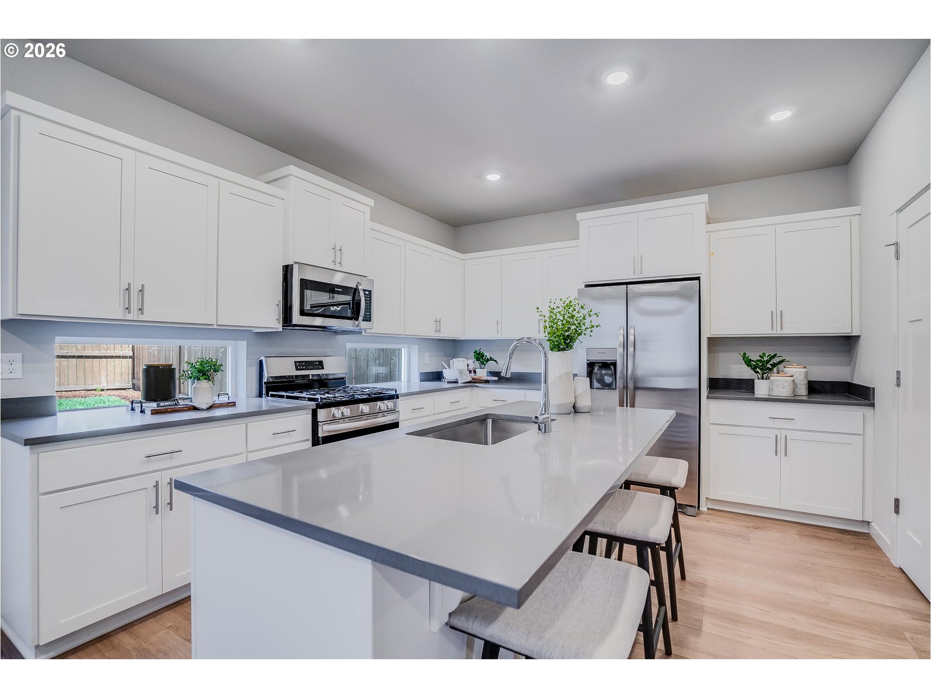 8875 Southwest Mohegan Lane Tualatin, OR 97062 - Photo 10 of 30