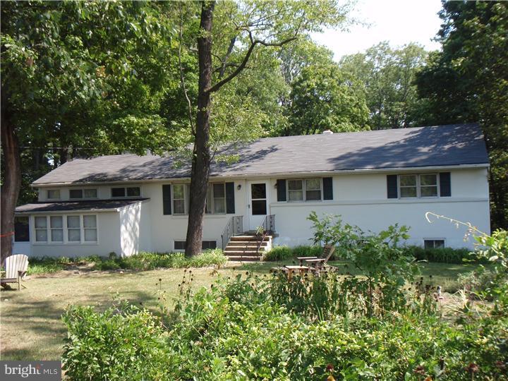 1419 North Ridge Road Perkasie, PA 18944 - Photo 1 of 16 Front Yard